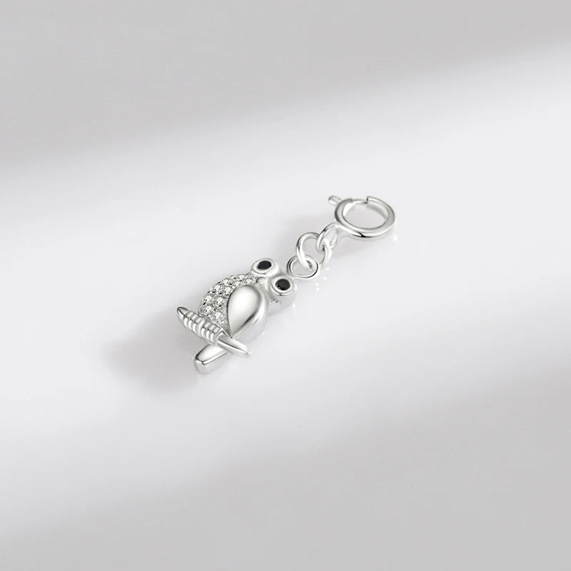Charm de Prata Coruja Cravejada